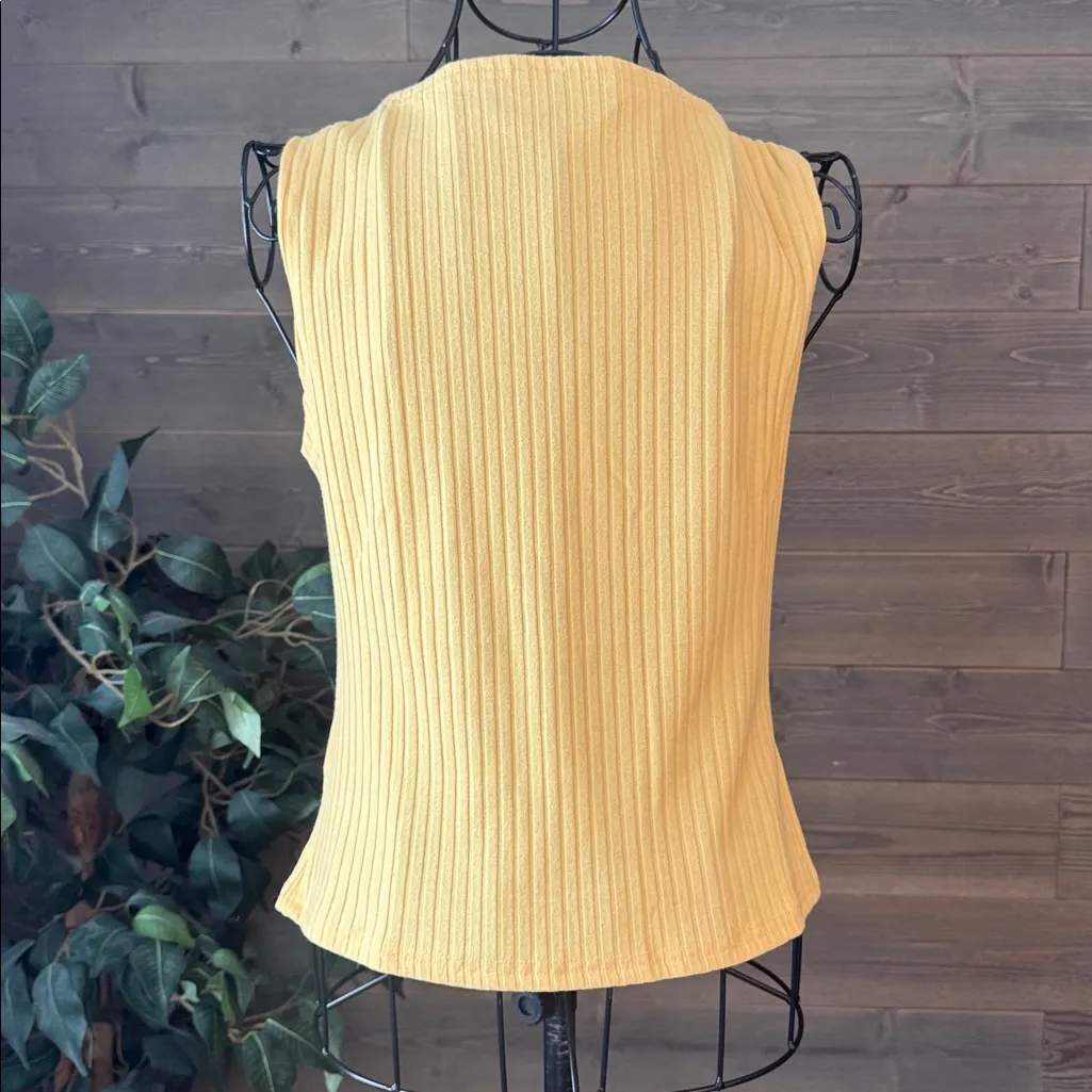 Sleeveless button down, yellow ribbed shirt Size M - Image 2