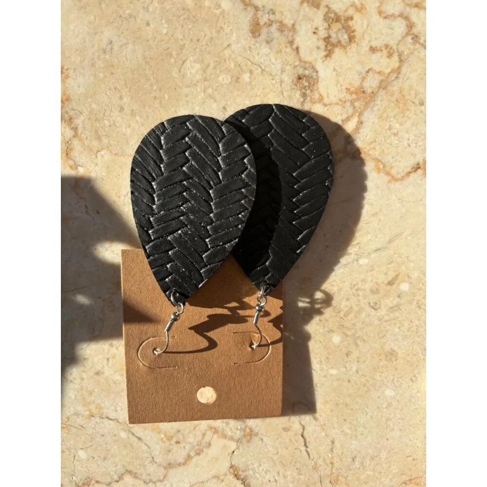 Softball Mom & Black Textured Teardrop Earrings Set - Image 6