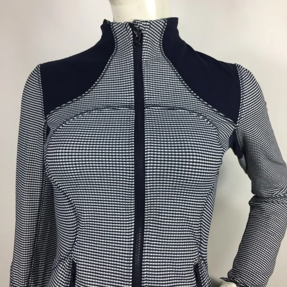Lululemon Forme Jacket Inkwell Gingham Size 4 Rare - Image 5