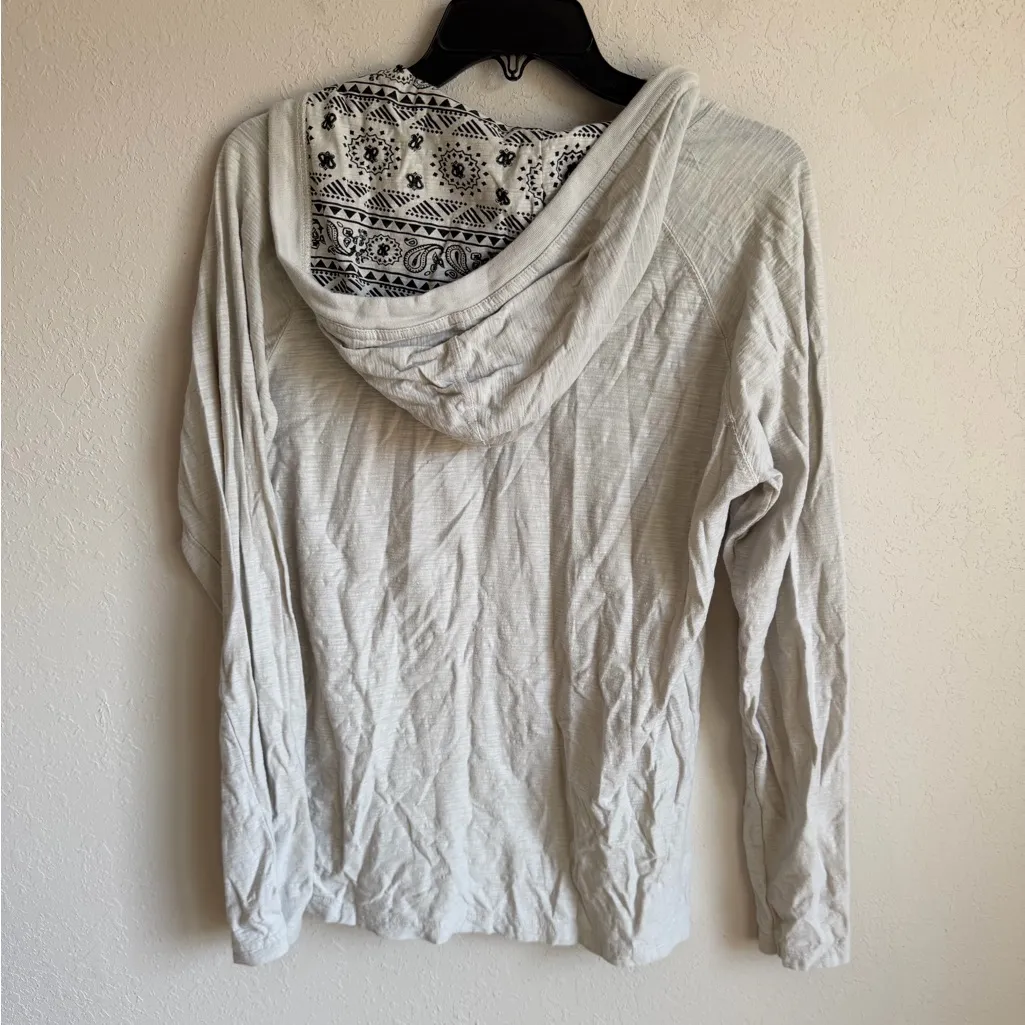 Free Planet Gray Lightweight Bandana Pattern Accent Hoodie Womens M 100% Cotton - Image 6