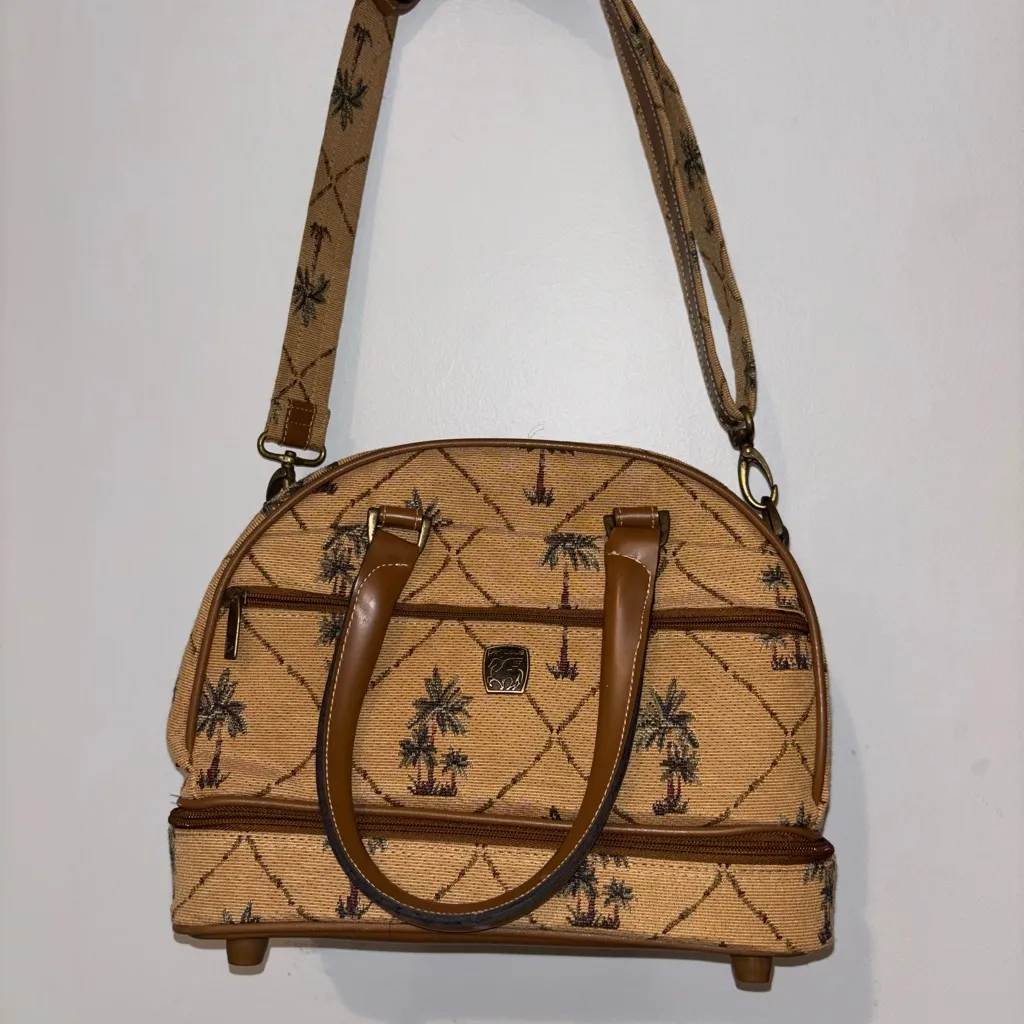 Chic Pegasus Tan Palm Tree Women's Travel Bag - Image 2