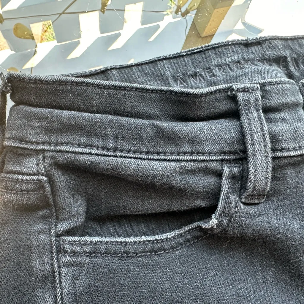 American Eagle Distressed Skinny Denim Hi-Rise Jegging in Black Size 2 Short - Image 14