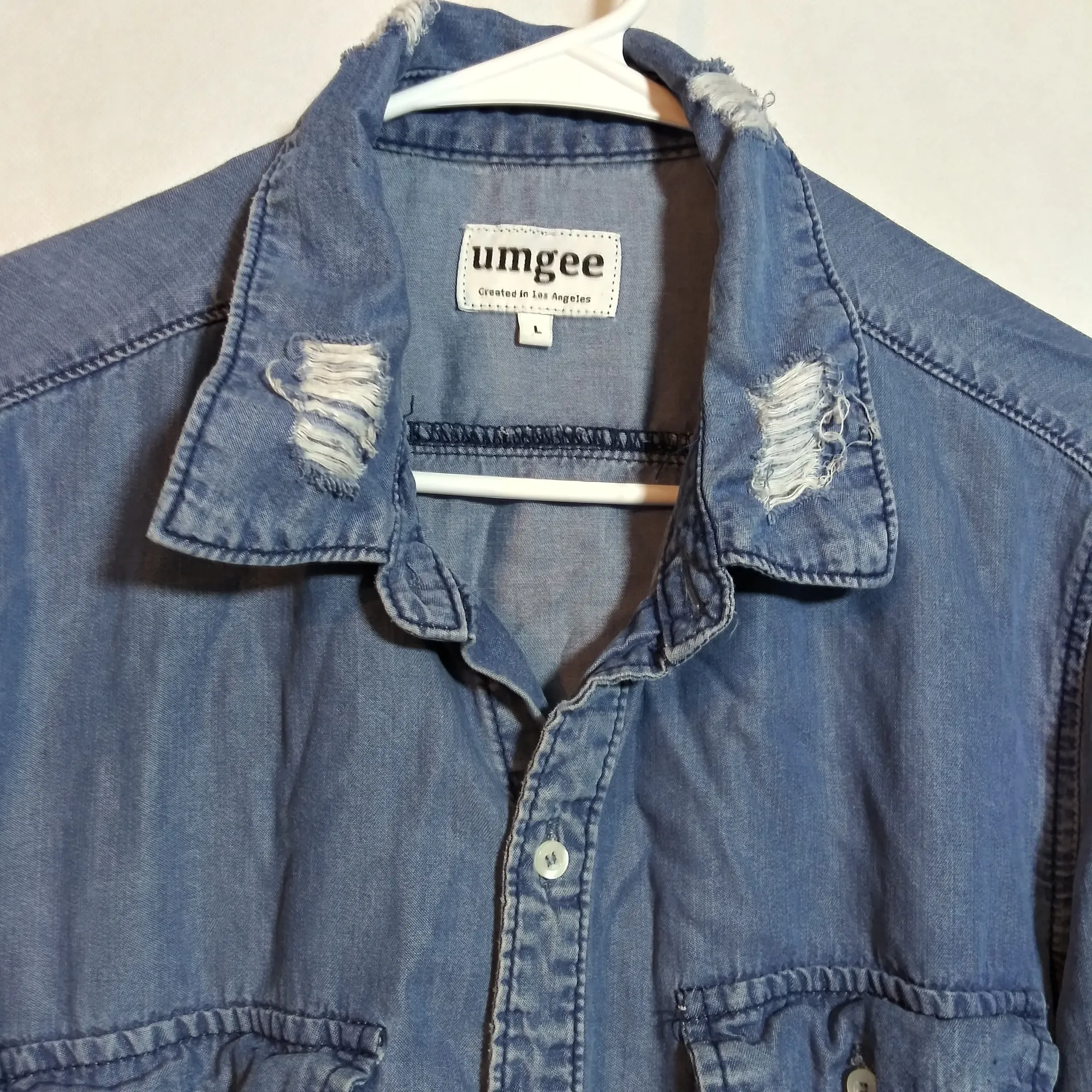 Umgee Distressed Blue Chambray Button-Up Shirt Size L - Image 4