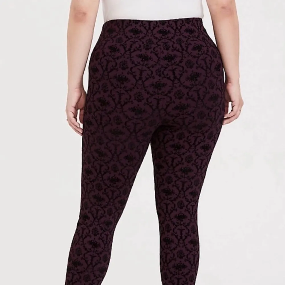 TORRID Burgundy, Black Velvet Floral Ponte Pixie Pants
Size 2X - Image 3
