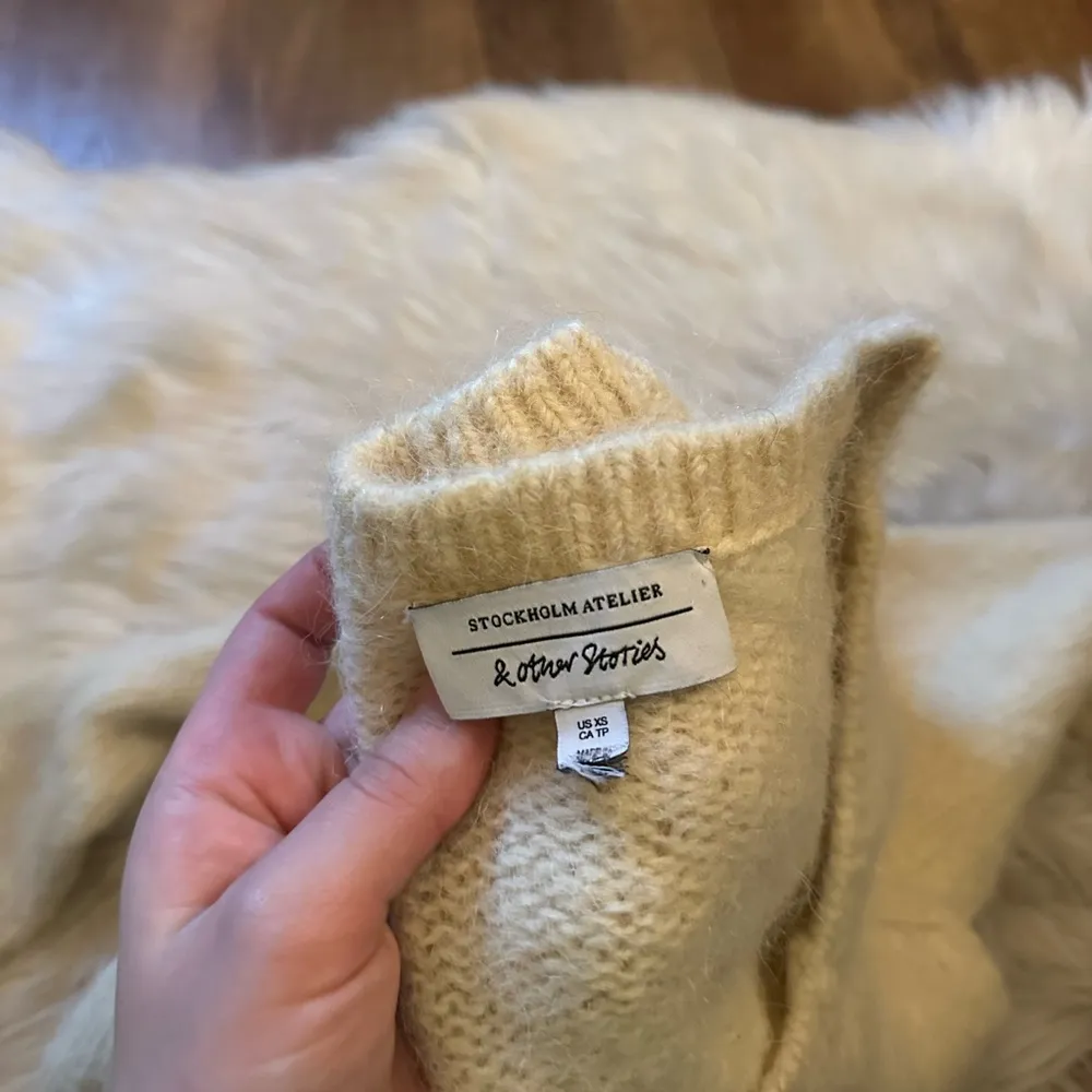 & OTHER STORIES Voluminous Sleeve Square Neck Sweater Top Alpaca And Wool Blend - Image 7