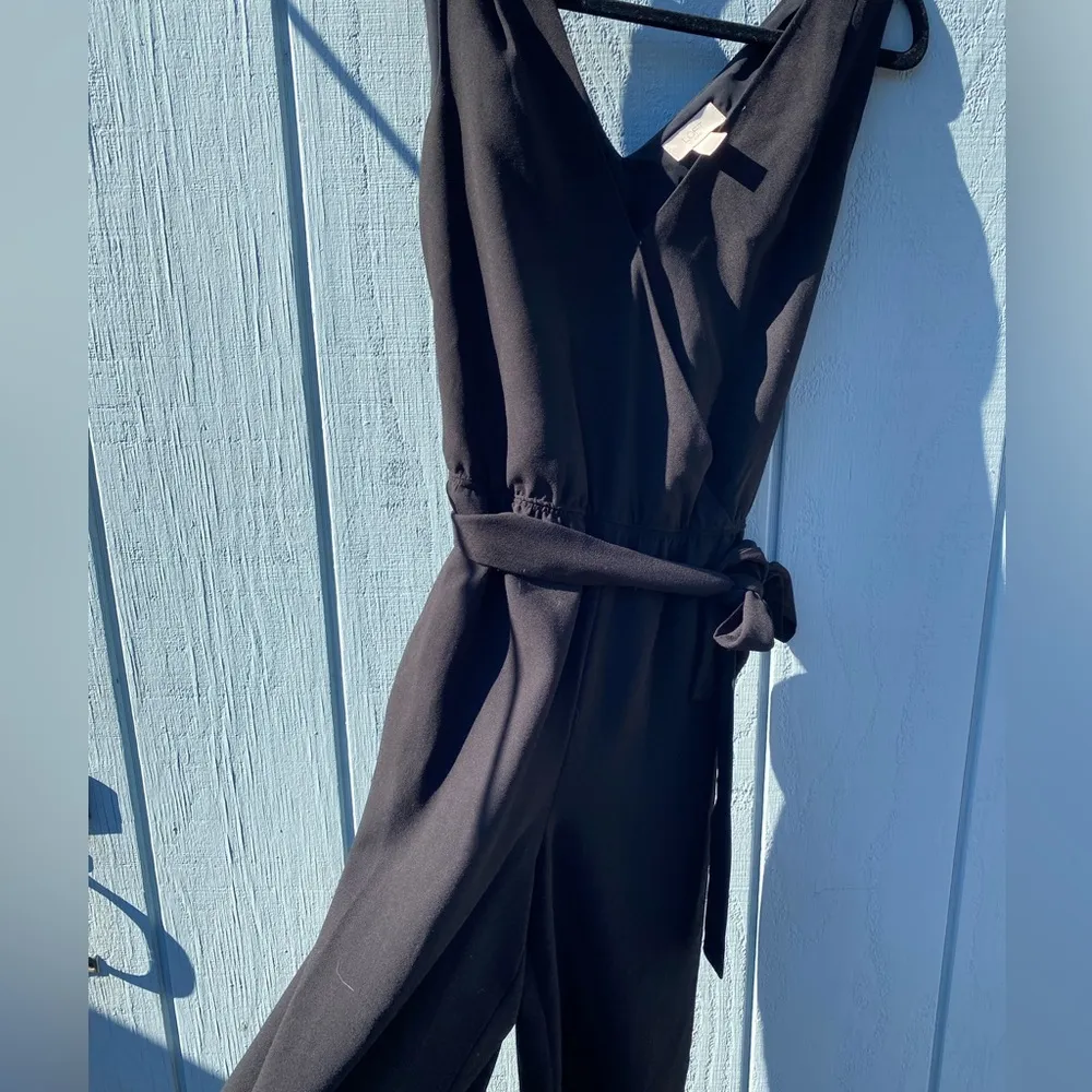 Ann Taylor loft black cropped jumpsuit with tie around waist - Image 3