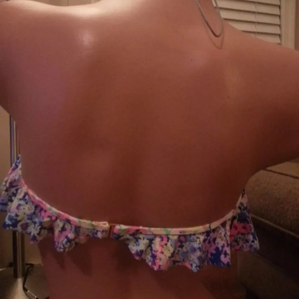 NWOT Victoria’s Secret Flounce Swim Top Size Medium Blue Floral - Image 7