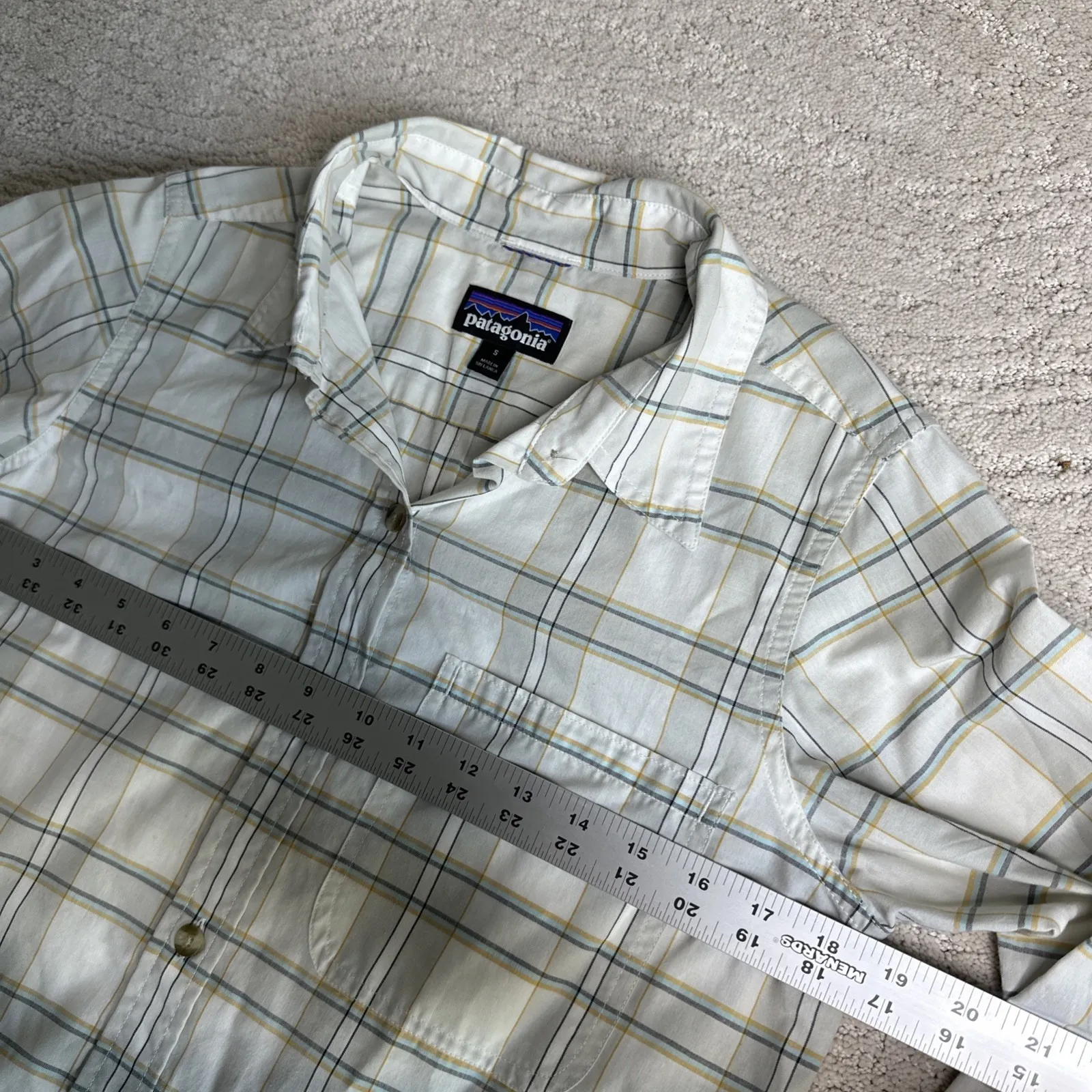 Women's Patagonia Size Small Long Sleeve Roll Up Plaid‎ Button Shirt With Pocket - Image 5