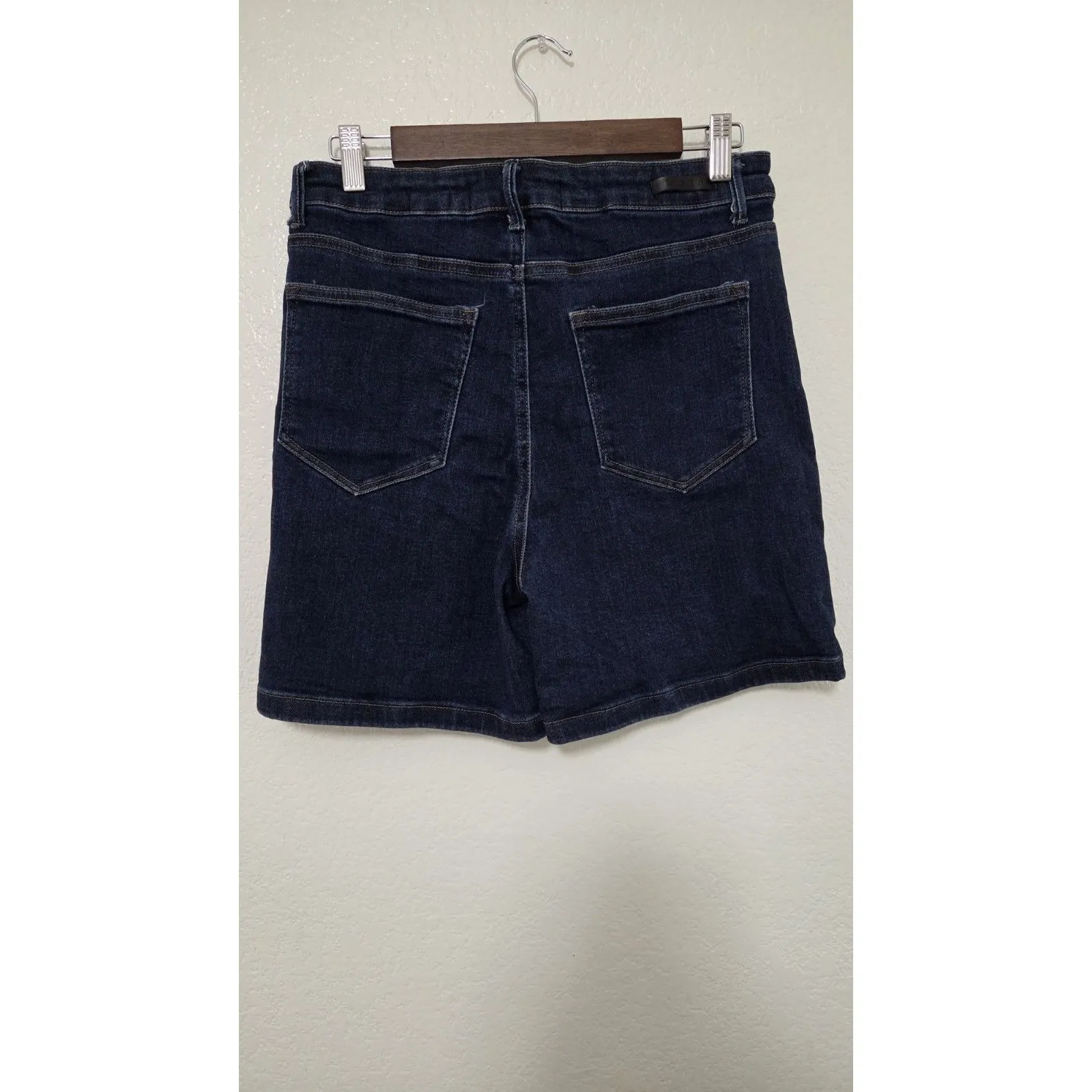 Risen Shorts Womens L Blue High Rise Stretch Denim Casual Dark Wash Jorts Size undefined - Image 3