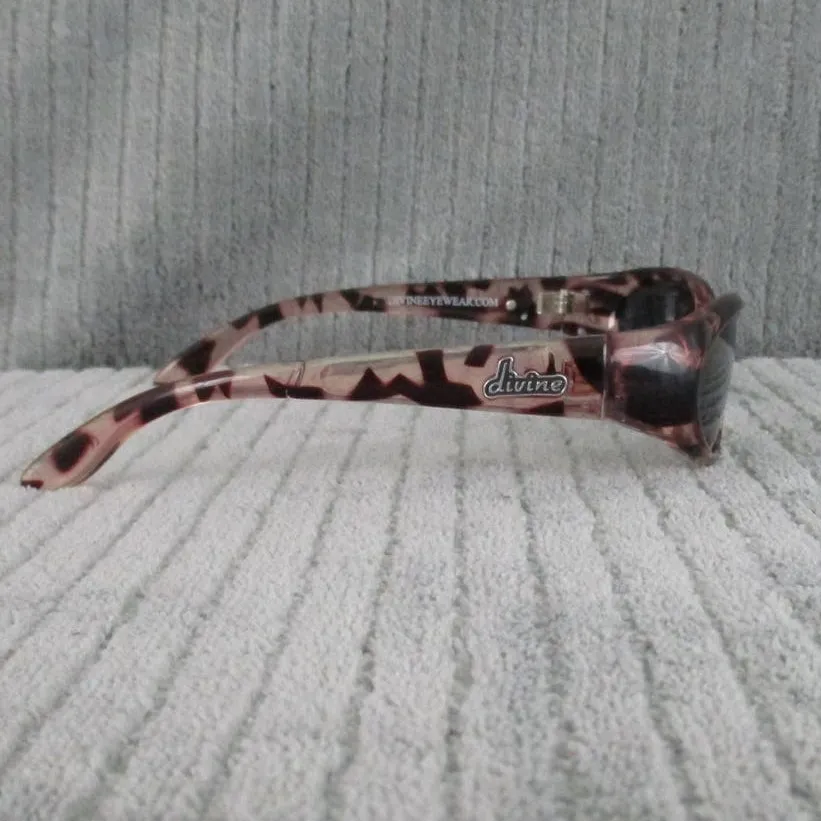 New Divine Eyewear Nyx Pink Tort/Smoke Sunglasses Women's NWT - Image 5