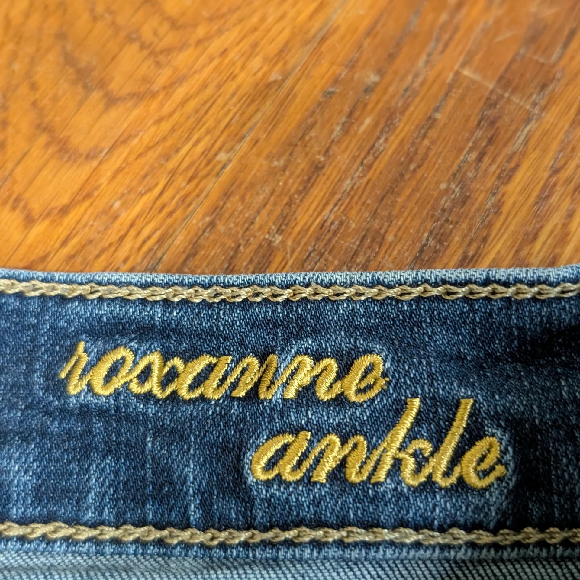 7 For All Mankind Medium Blue Cropped Jeans Raw Hem Size 28 - Image 4