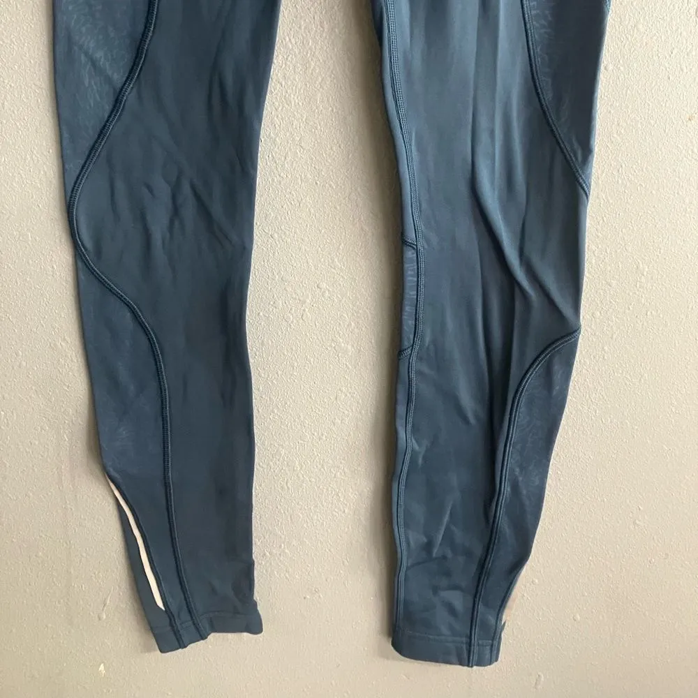 ❌Lululemon Blue Midrise Fleece Lined Animal Print Accent Leggings size 4 - Image 3