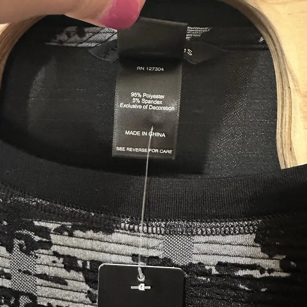 NEW Ali Miles Art to Wear Long Sleeve Tunic Blouse Women's Size Small Black Gray - Image 5