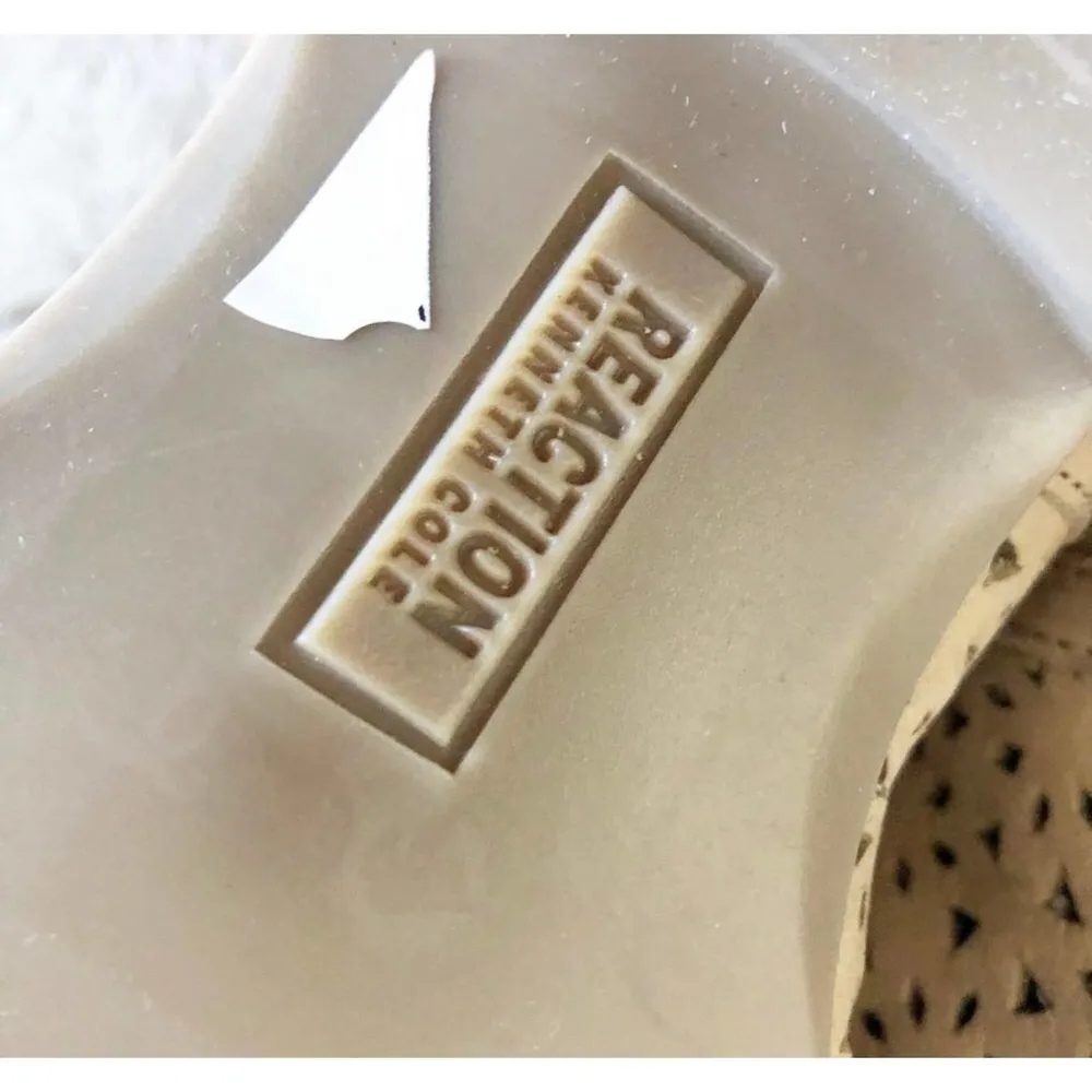 Kenneth Cole Women’s Size 10 Sand Tan Salt Laser Cut Gore Ankle Booties - Image 6