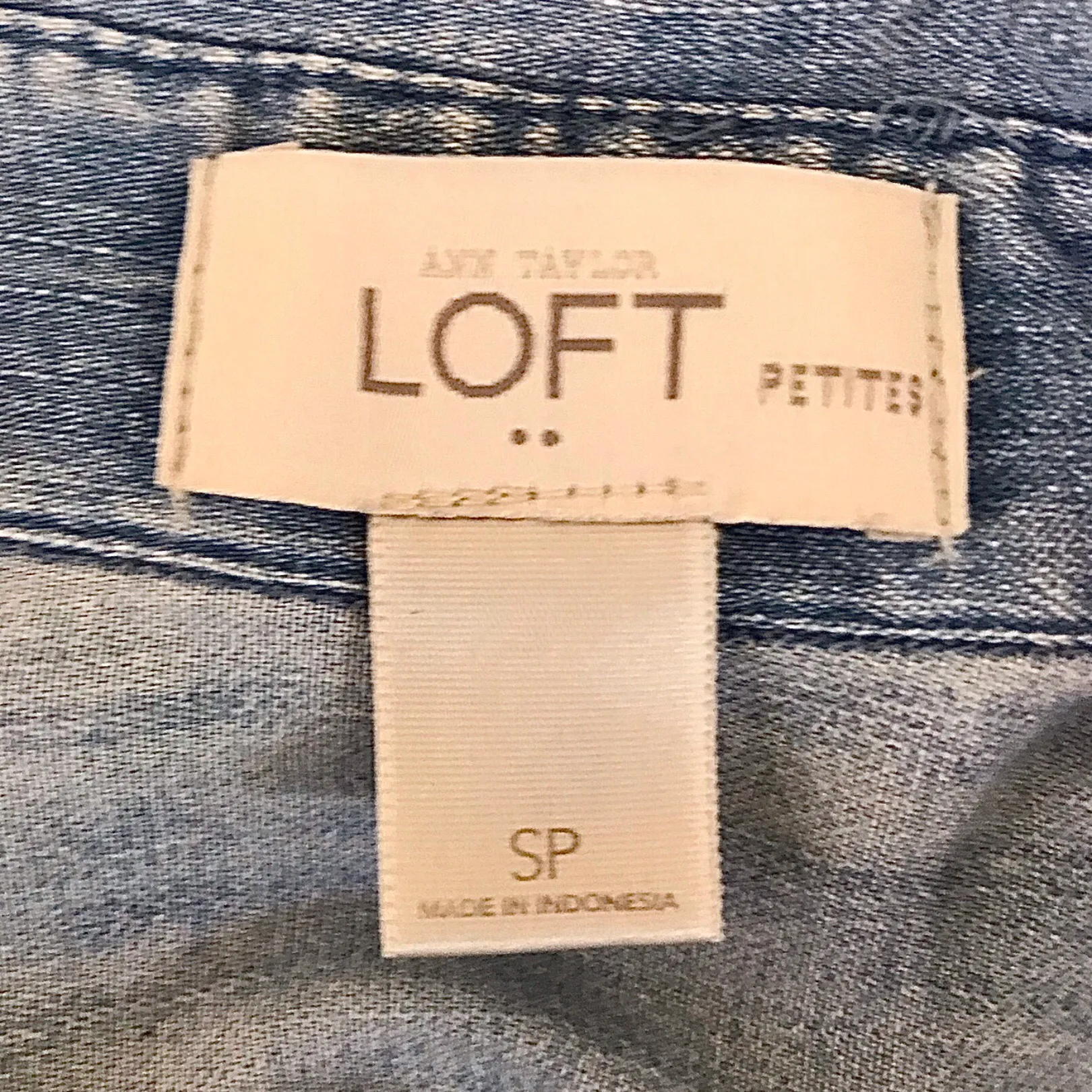 Loft-Chambray Button Down Shirt-EUC-Sz SP - Image 5