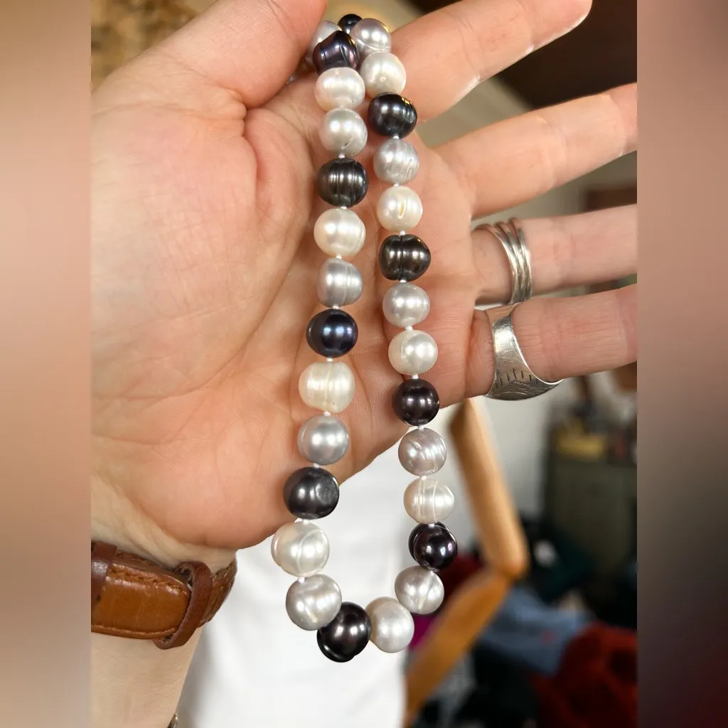 IPS Pearl Necklace and Bracelet Set - Image 2