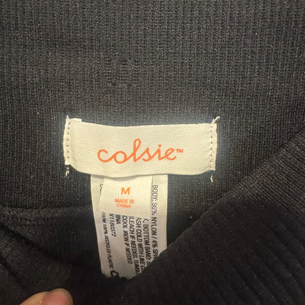 Black ribbed colsie‎ v biker shorts Size M - Image 4