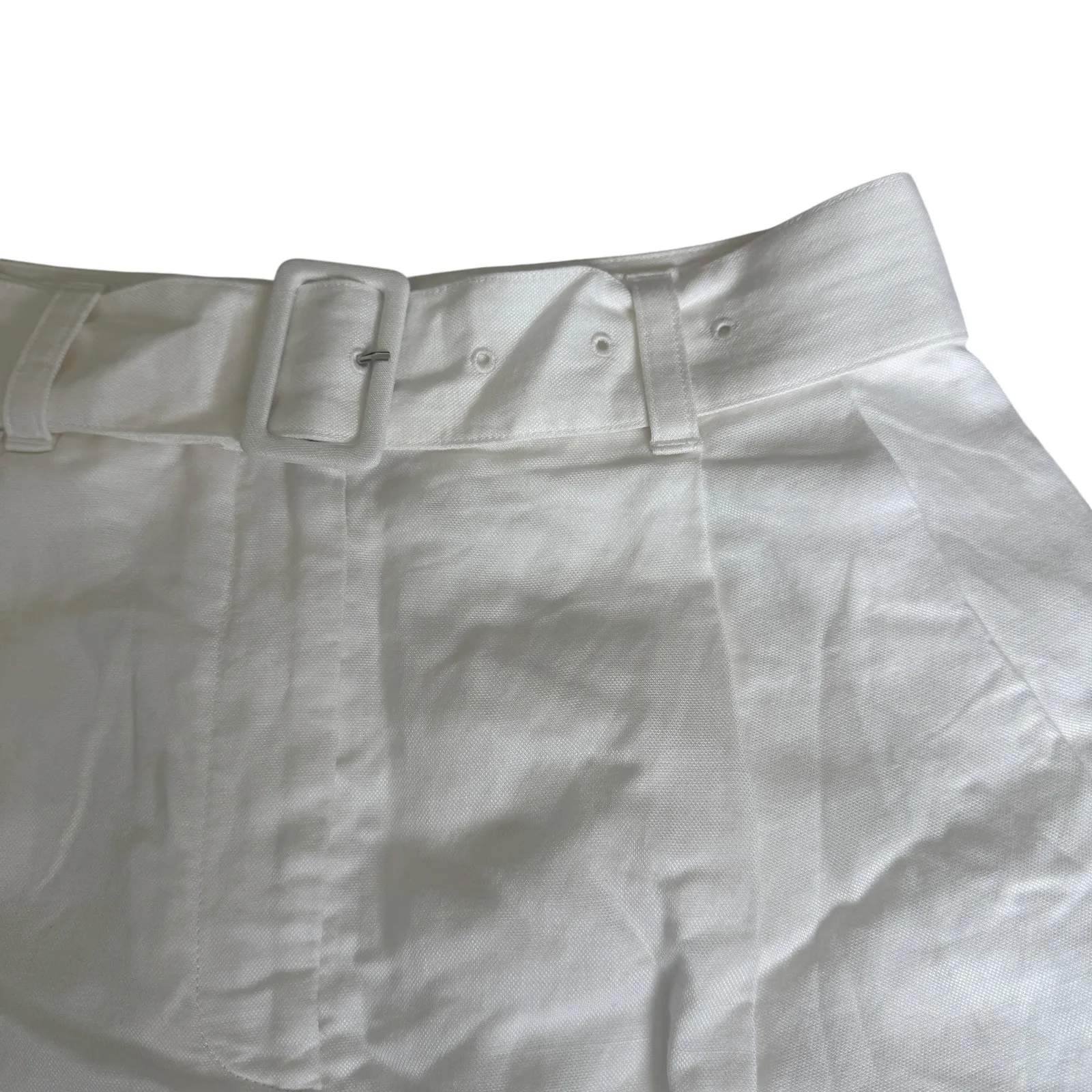 Club Monaco Belted White Shorts - Image 6
