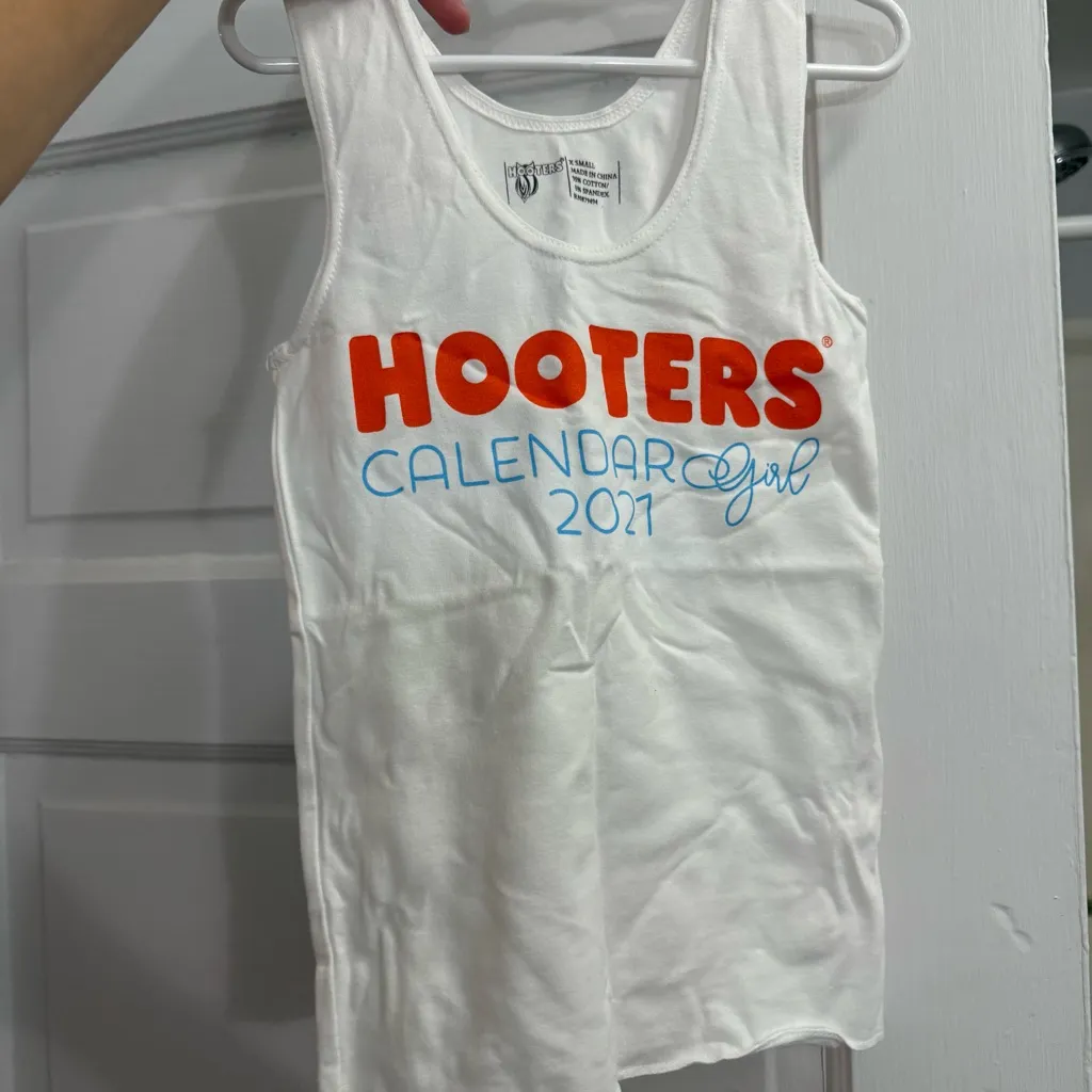 NEW Hooters calendar girl UNIFORM tank top EXCLUSIVE - Image 2
