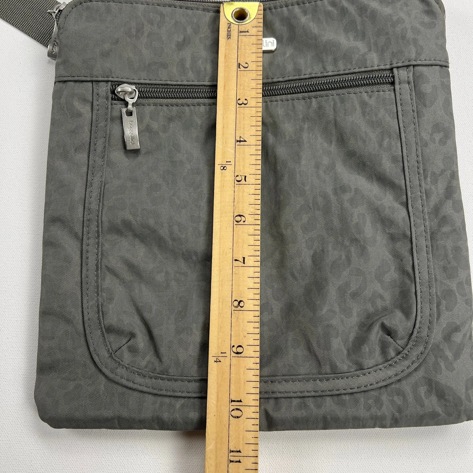 Baggallini Nylon Adjustable Crossbody Travel Bag Purse Embossed Gray Leopard - Image 11