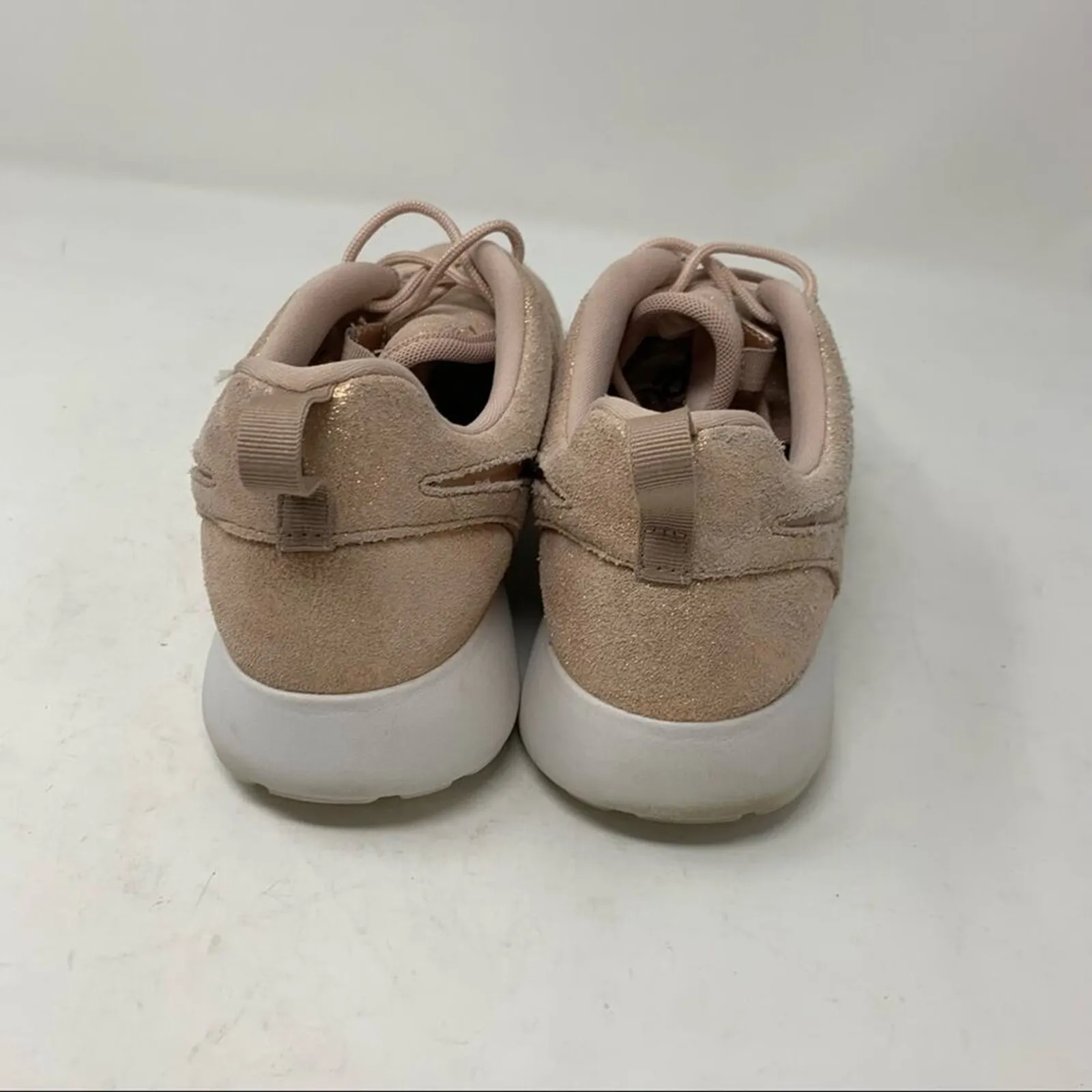 Nike Roshe Run Rose Gold Women’s Athletic Shoes Size 10 - Image 4