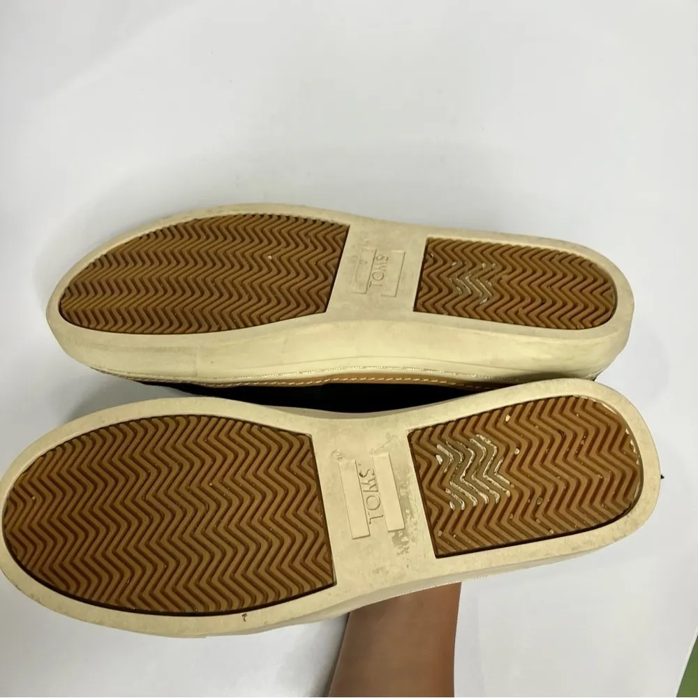 Toms black suede Paxton ankle boots water resistant‎ size 7 - Image 4