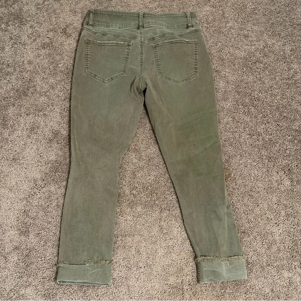 Olive Gray Distressed Women Capri Jeans - Image 5