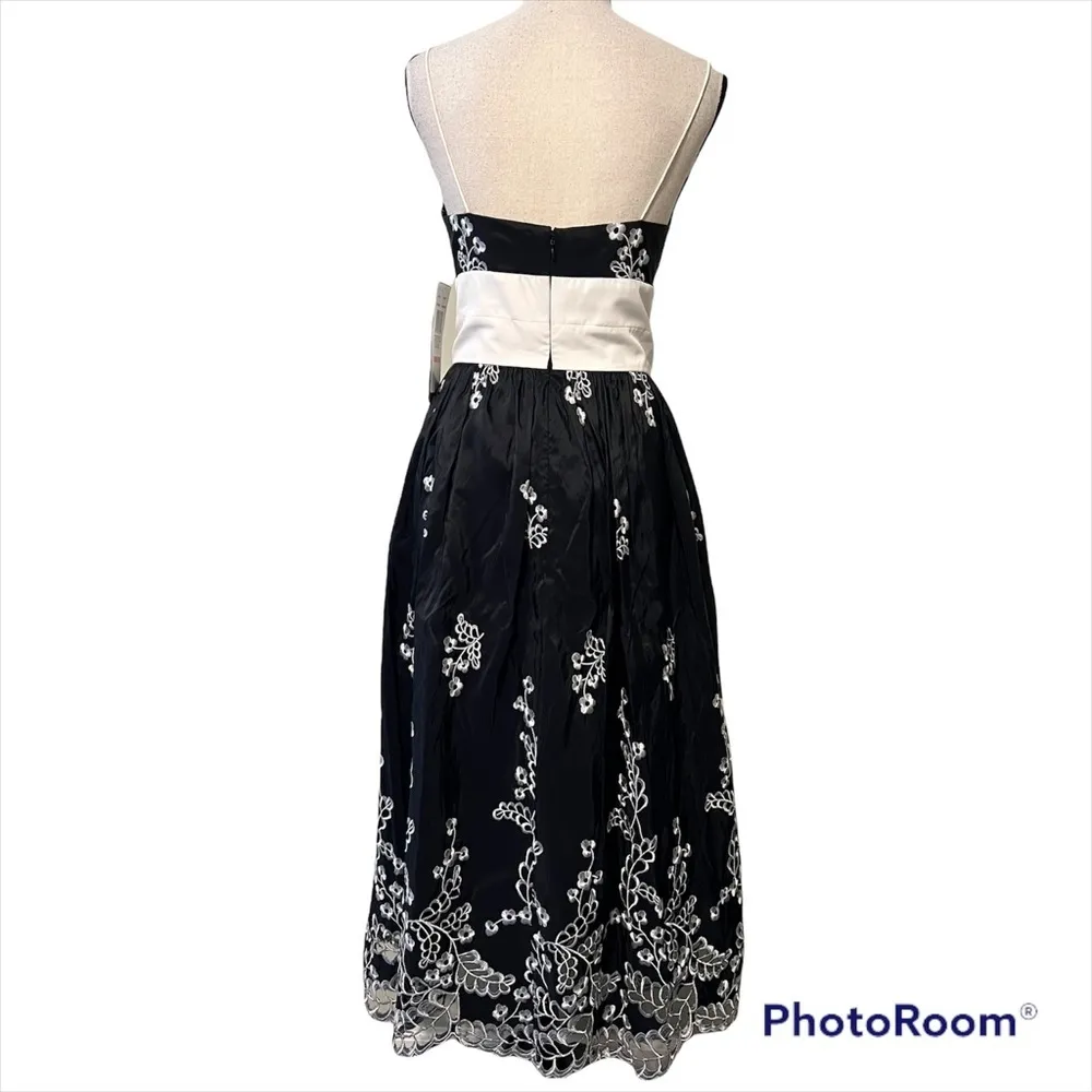 Night Way Collections 6 v neck black ivory eyelet embroidered floral dress lined - Image 3