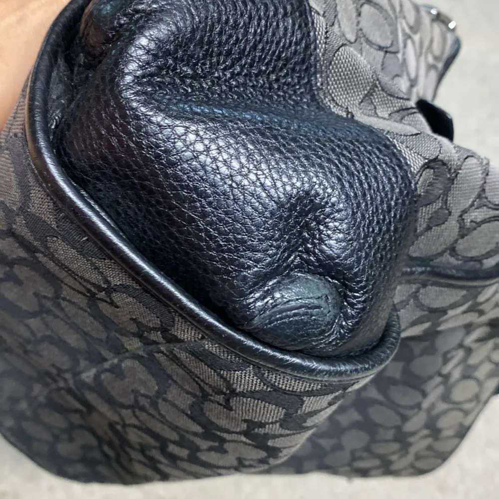 Coach handbag black/ gray - Image 6