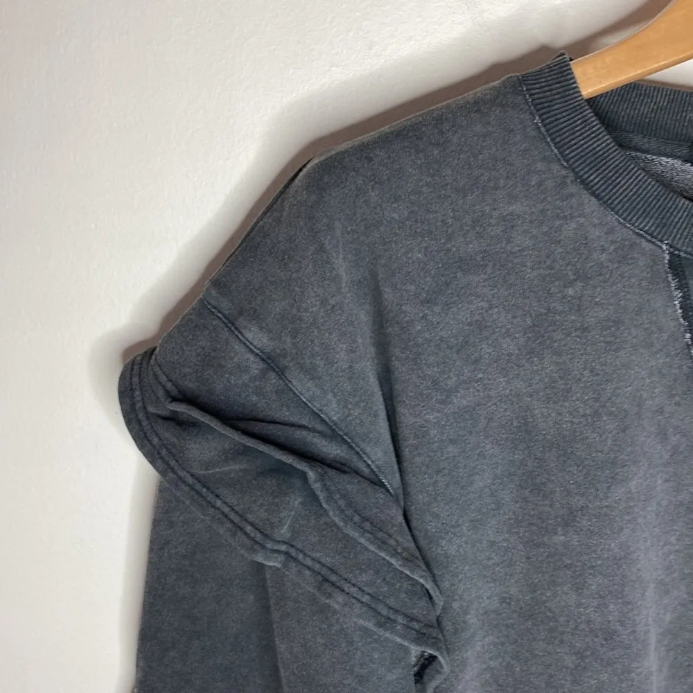 7 for all mankind acid wash charcoal ruffle sleeve cropped boxy sweatshirt sz M - Image 7