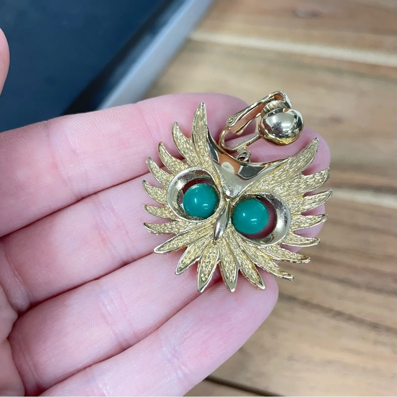 Vintage Park Lane Gold Tone Owl Clip On Earrings Green Eyes - Image 2