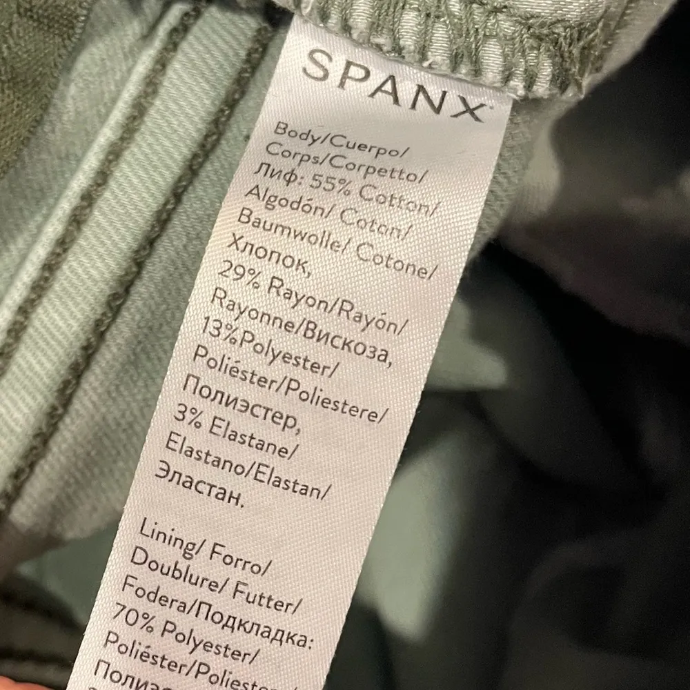 Spanx Stretch Twill Ankle Cargo Pants in Soft Sage - Light Flaw - Image 9