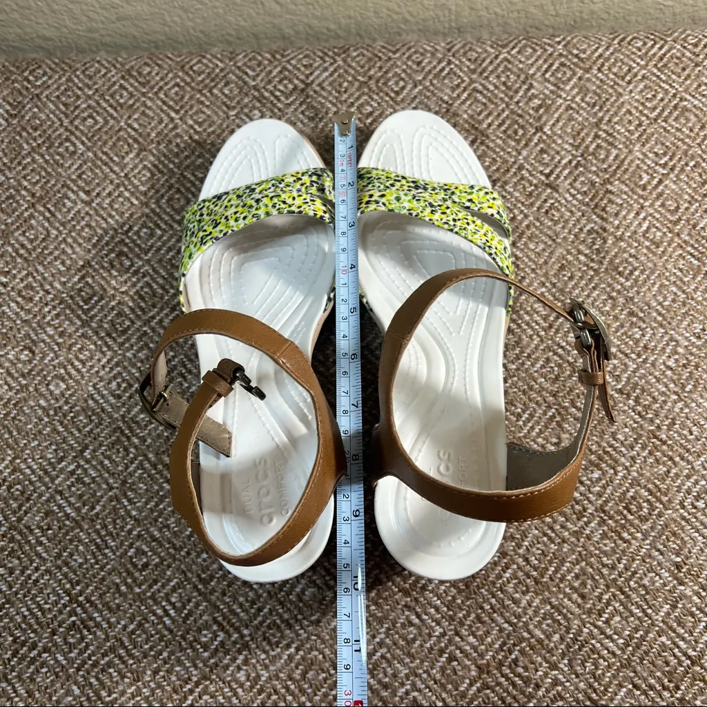 Crocs Leigh ll Women's Graphic Ankle Strap Wedge Sandals Sz 11 Party Casual EUC - Image 7