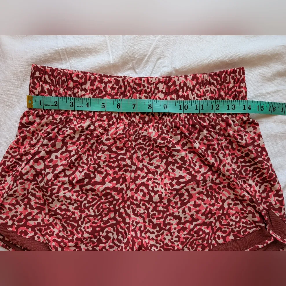 Athleta Mesh Racer Run High Rise 3" Shorts Womens S/P Red/Pink/White - Image 6