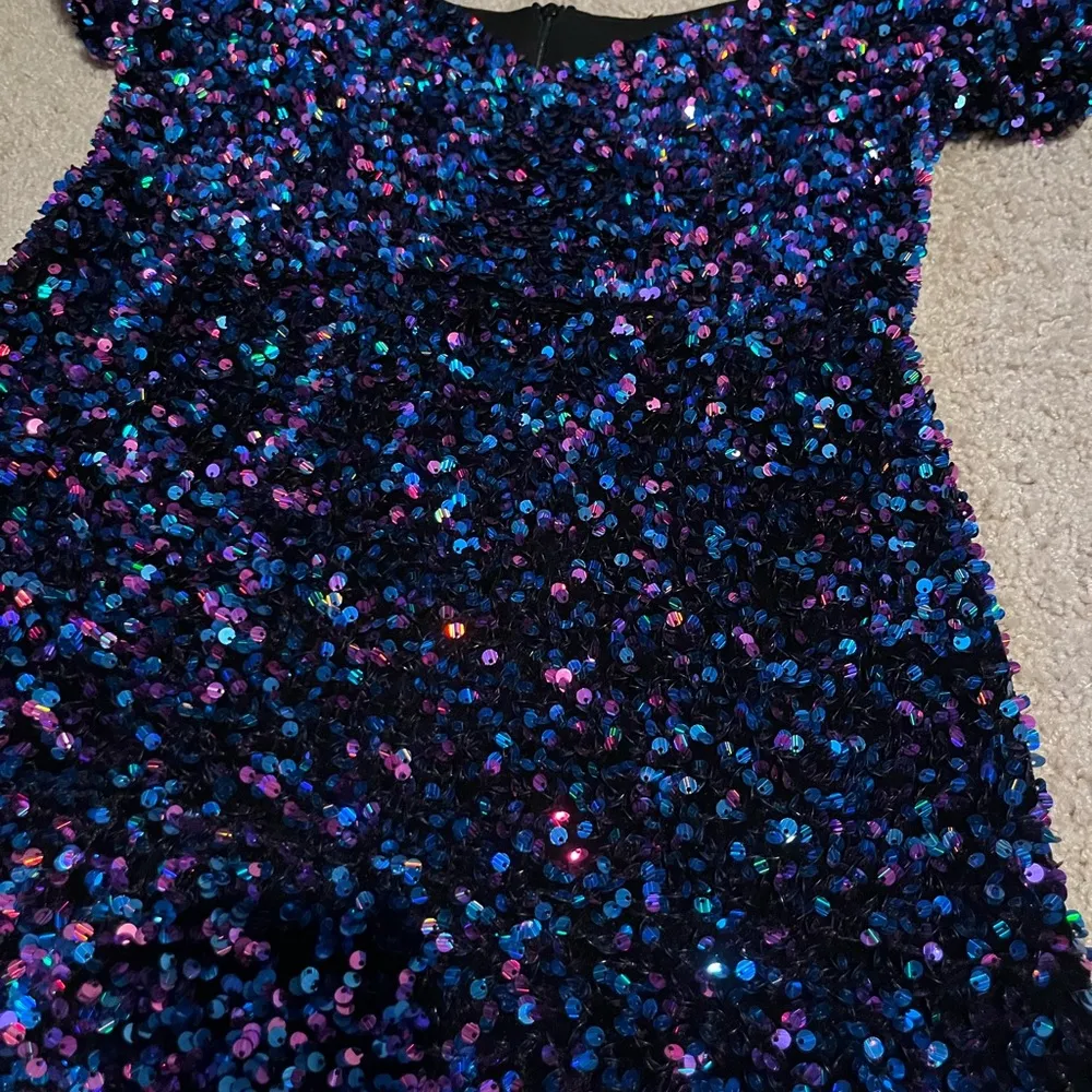 Blue, pink and purple sequin mini dress with black velvet undertone never worn - Image 4