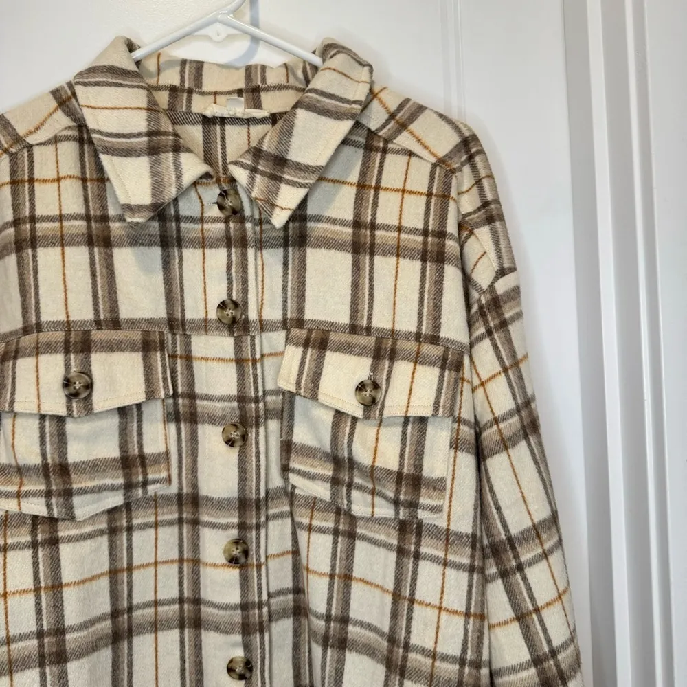 🛍️ LA Hearts Pacsun Ivory Oversized Plaid Button Up Shacket Shirt Jacket M/L - Image 9