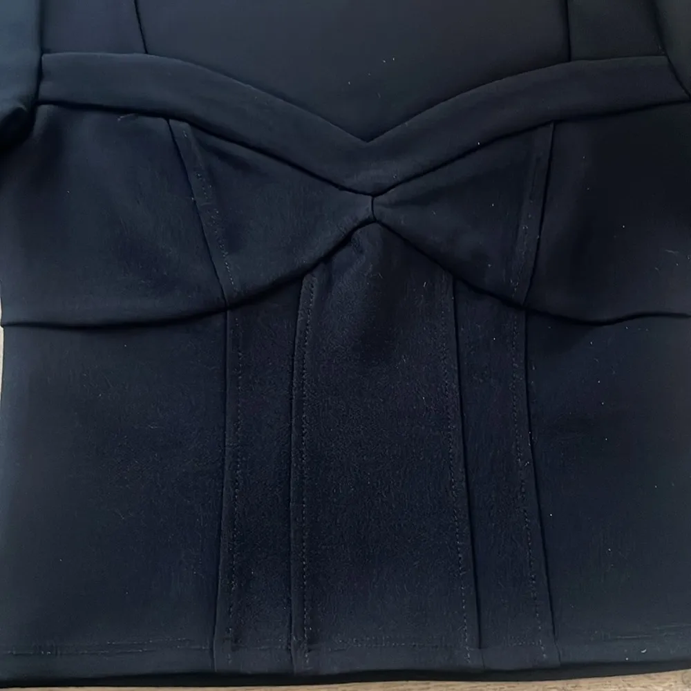 Abercrombie and Fitch Cropped Long Sleeve - Image 4