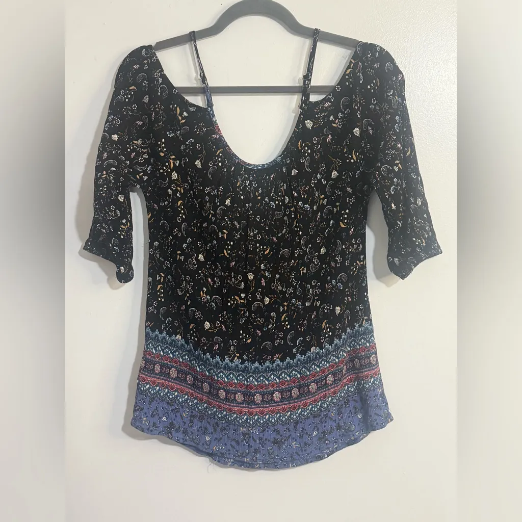 🌙✨ Gypsies & Moondust Cold Shoulder Top Size Large - Image 2