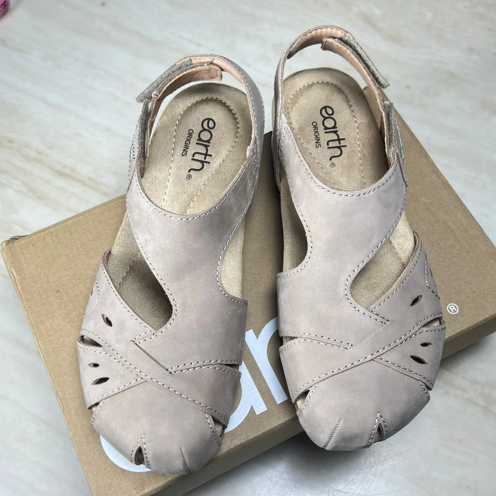 Earth Origins Birdine Ivory Leather Fisherman Sandal Women's Size 6 M - Image 4