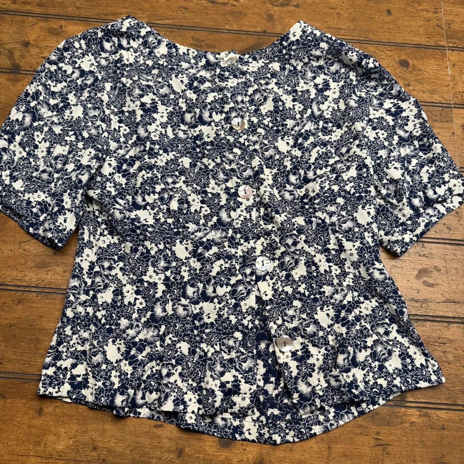 DAVID DART for Force One Blue White Vintage Floral Petite Blouse Top Made in USA - Image 2