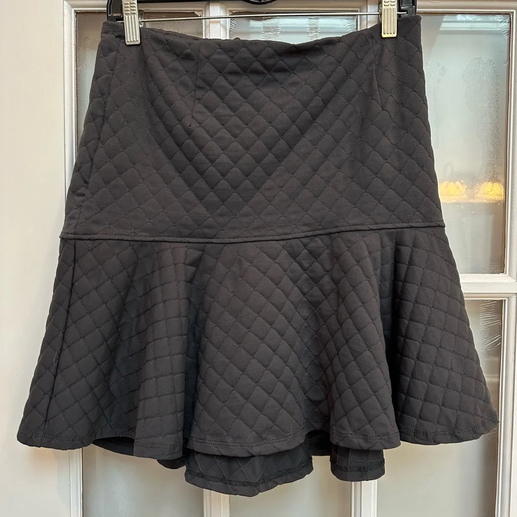 David Lerner Quilted Soft Black Stretch Ruffle Flounce Swing Mini Skirt Size L - Image 2