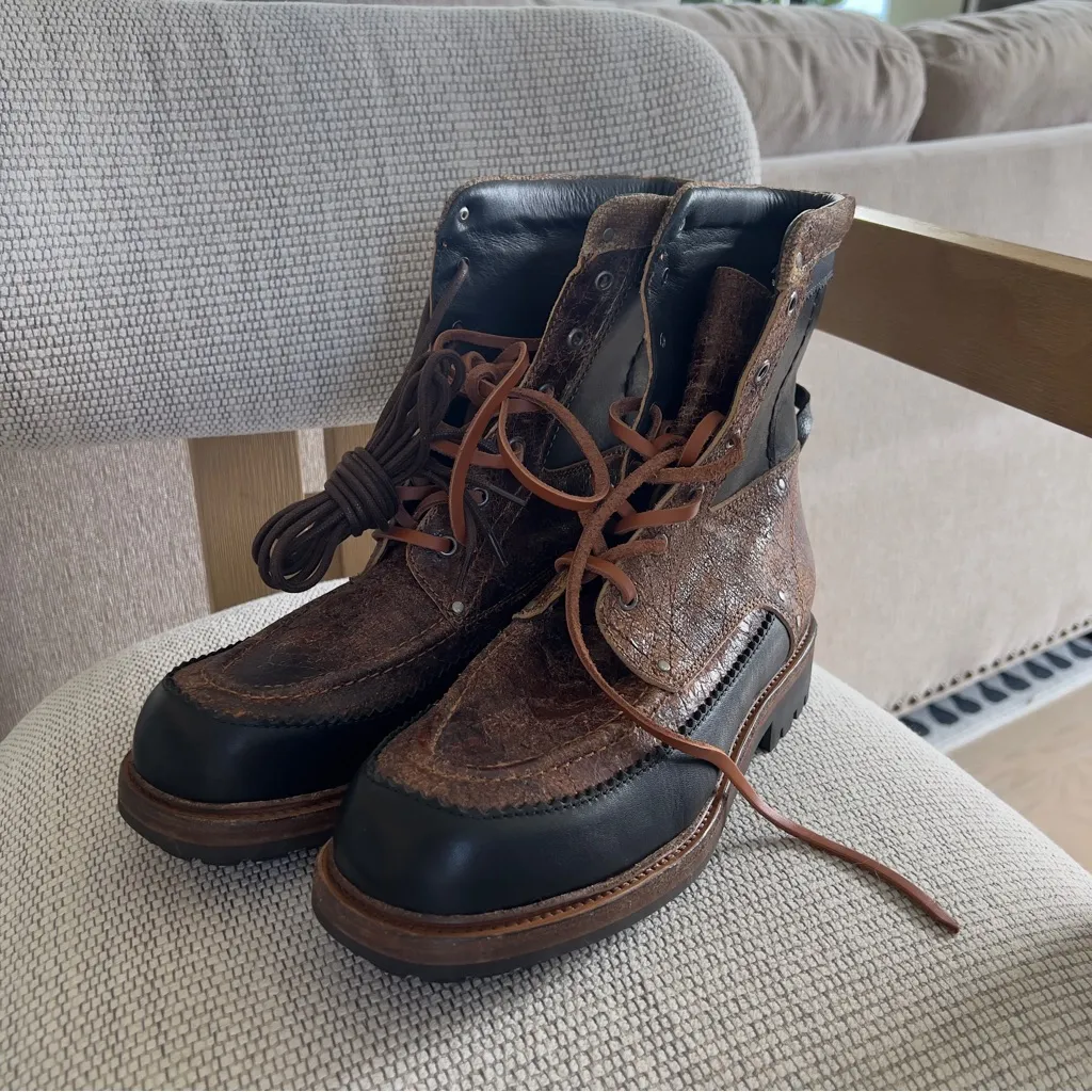 NWOB Free People We The Free Holland Mocc Toe Boots in Chestnut Crackle / Black - Image 6