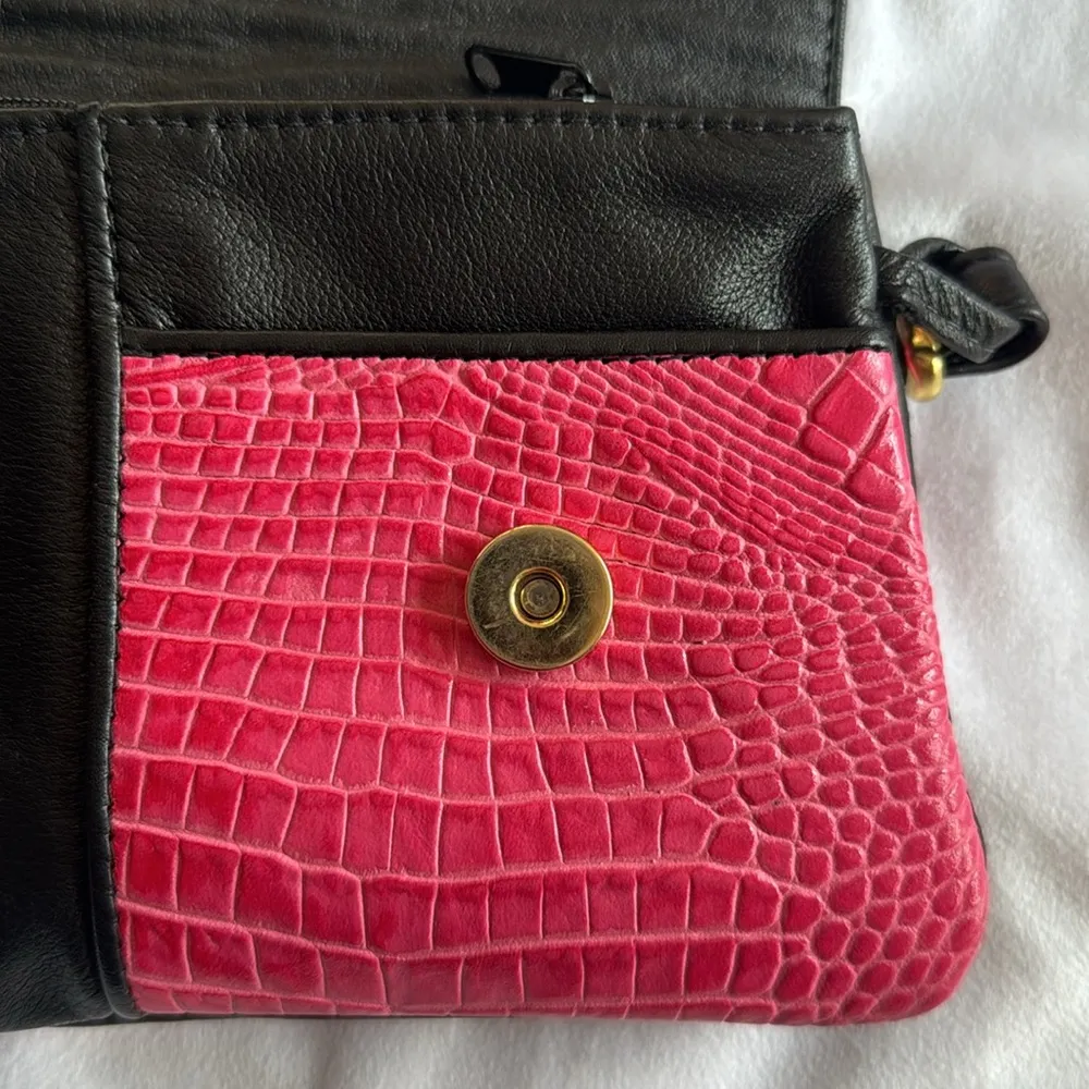 Vintage Hot Pink D’Onofrio Alligator Leather Crossbody Purse Bag Brass Hardware - Image 4