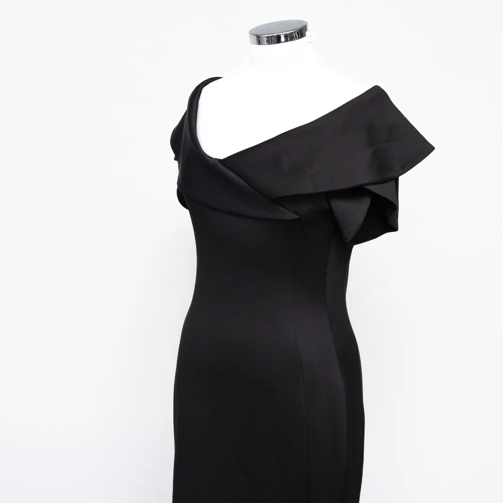 Black Halo.  Fiori Black Stretch Gown. - Image 10