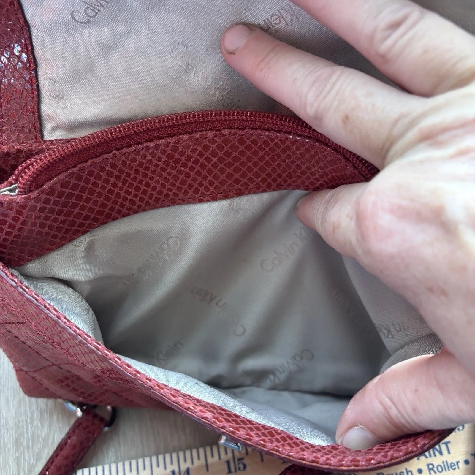 Calvin Klein  Red Quilted Faux Python Crossbody Bag Chain Strap 8"x5.5" Y2K - Image 8