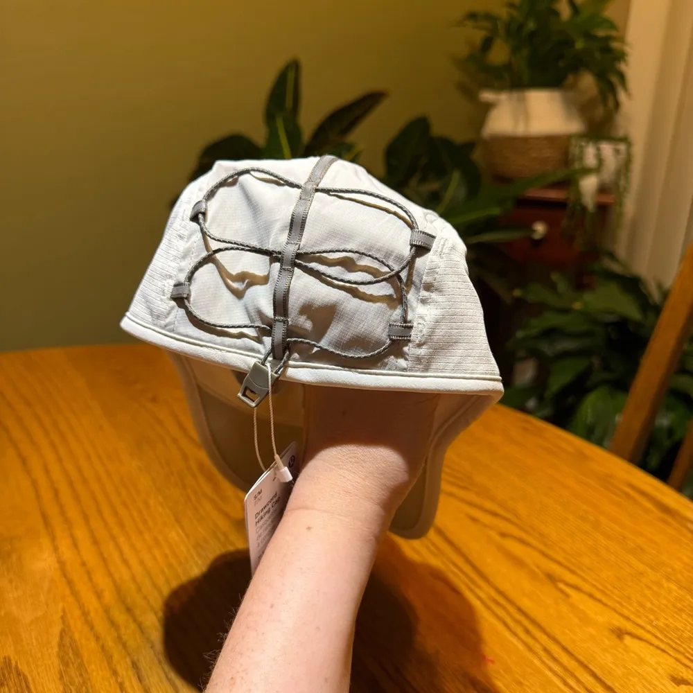 Lululemon Drawcord Hiking Cap Size S/M NWT - Image 3