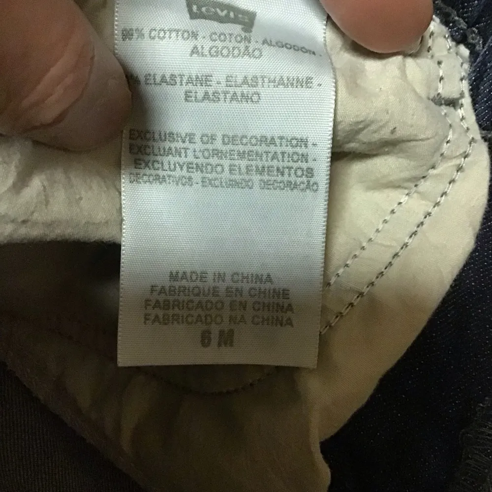 Levi darkwash bootcut 515 jeans - Image 3