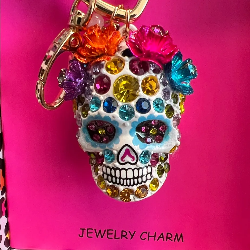 Betsey Johnson | Sugar Skull Bag Charm 🌹 - Image 5