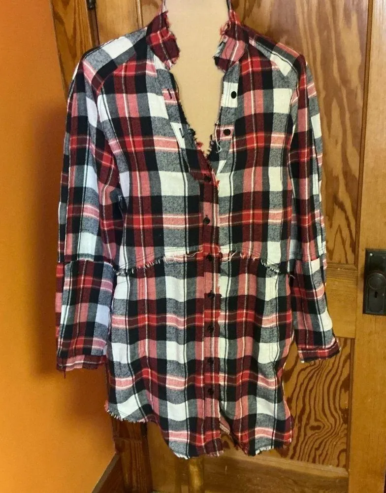 Feminine distressed oversized flannel shirt Red Size M - Image 12
