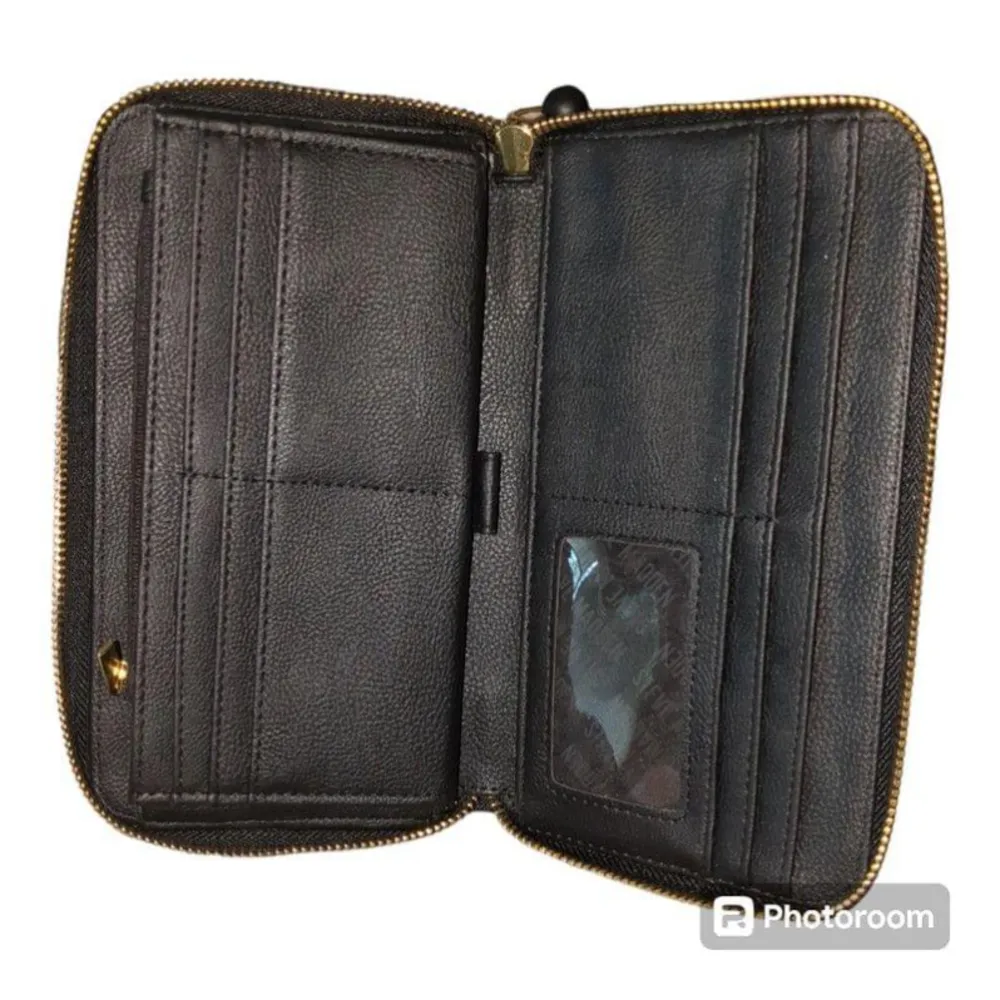 Steve Madden black and gold wristlet - Image 8